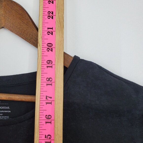 Grayson Threads Juniors Rose Pocket Crop Top Tee T-Shirt Size M Short Sleeve - Picture 11 of 12